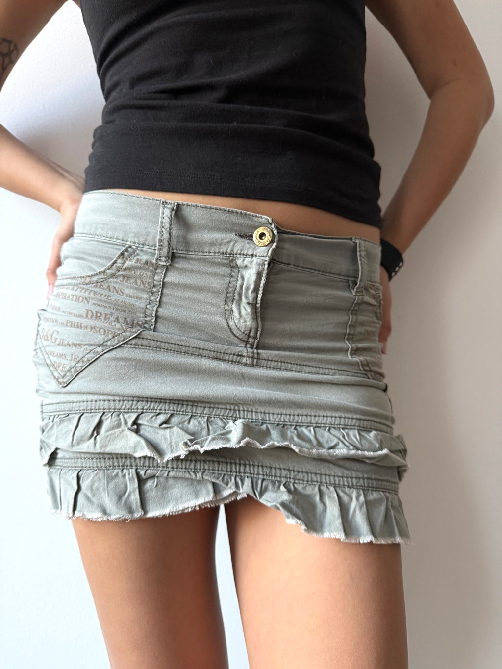 D&G ruffle mini skirt